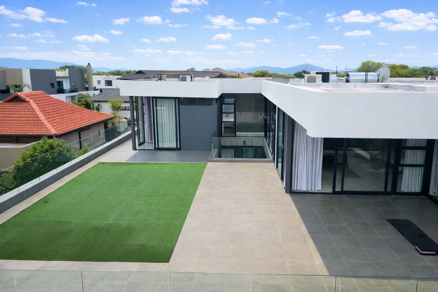 6 Bedroom Property for Sale in The Islands Estates North West